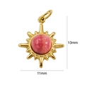 Macro-opname van 13mm gouden hanger met roze edelsteen en duidelijke afmetingen - Rhodoniet