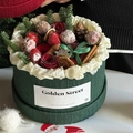 Green knit texture Christmas flower gift box with roses, strawberries, and pine cones - Christmas Knitted Fabric Gift Box [Green]