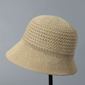 Dettaglio macro della maglia traforata traspirante sul cappello beige a tesa larga - M (56-58cm) / Beige
