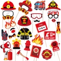 Set di accessori per foto a tema vigili del fuoco con caschi e camion per decorazioni festa - Set di oggetti di scena per foto a tema vigili del fuoco