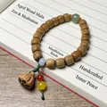 Bracelet en bois de santal avec perle de jade verte et breloque lotus sculptée à la main - Santal Vert Perle Ancienne avec Charme de Lotus 8mm*21 Perles