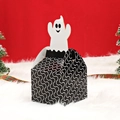 Caja de regalo de Halloween con fantasma blanco y patrones de ondas negras para dulces - Fantasma / 9*9*7CM
