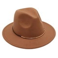 Détail du chapeau en feutre de laine camel avec bord plat et boucle en métal doré chic - M (56-58cm) / Kaki