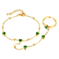 Goldenes Edelstahl-Handkettenarmband mit grünen Herz-Edelsteinen auf weißem Hintergrund - Gold (1558-Handschmuck-Kette)