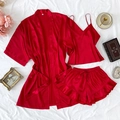 Conjunto de pijama de satén rojo de 3 piezas con bata, camisola y pantalones cortos - S / Rojo