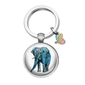 Silberner Schlüsselanhänger mit blauem Elefantenanhänger und bunten Emaille-Schmetterling - Elefant (Blauton)