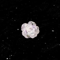 Boucle d'oreille cartilage fleur camélia en résine violette avec finition pailletée - Violet Clair (A907-4#)