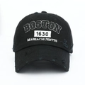 Casquette de baseball noire délavée avec broderie blanche Boston 1630 de style - Noir