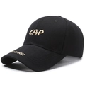 Berretto da baseball in cotone nero con ricamo CAP dorato e dettaglio moda laterale - Regolabile / Nero Ricamo Dorato
