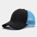 Detail van blauw contraststiksel op een zwarte truckerpet met ademend mesh paneel - Verstelbaar / Zwart en blauw gaas