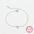 925 sterling silver chain bracelet featuring a zircon-paved letter P charm with lobster clasp - Letter P / White Gold