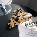 Classic leopard print acetate hair claw clip with amber pattern for thick hair - Cream Tortoise 10cm