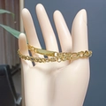 Minimalistische dubbellaagse gouden roestvrijstalen armband met rechthoekige hanger - Goud