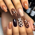 Unghie finte corte squoval con stampa leopardata, rosa nude e tonalità marrone cioccolato - Coffee Pink Leopard Squoval Style (CW692)