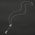 Collar plateado minimalista con colgantes geométricos de estrella y luna creciente - Color Acero