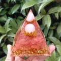 Orgone pyramid with rose quartz, gold flakes and lotus base in crystal resin - 8cm / Rose Quartz Sphere Lotus Watermelon Crystal