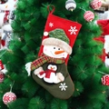 Weihnachtssocke mit Schneemann und Pinguin Plüschfiguren am festlichen Tannenbaum - 50cm / Schneemann mit Pinguin-Stil (T1200379B)