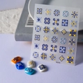 Adesivi per unghie 3D stile boho con motivi geometrici blu e gialli per unghie piccole - Stile a Motivo Retrò Geometrico Bohemien (TS-115)
