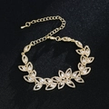 Exquisites goldenes Blumenarmband mit Marquise-Zirkonia Steinen für Braut und Hochzeit - Gold