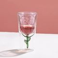 Kreatives doppelwandiges Glas in Rosenform mit grünem Stiel und roter Cocktail-Flüssigkeit - 200ml / Rosenweinglas - Rund Lila