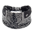 Gros plan du motif paisley noir et blanc sur le bandeau de yoga élastique bohème - By-4 / Guanxin[][modèle Disponible] Prix Préférentiels Pour Les Grandes Quantités