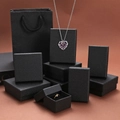 Elegante juego de cajas para joyas en negro con textura de grano y bolsa de regalo a juego - 5*5*3cm / Negro