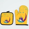Insulated kitchen oven mitt and pot holder set with yellow Ramadan mosque print - Yellow Moon (Eid)