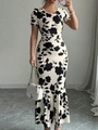 Elegant slim-fit floral print dress with round neck and mermaid hemline for women - S / Apricot