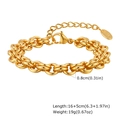 Vista dettagliata del bracciale a catena intrecciata oro con chiusura a moschettone - Stile a Catena a Doppio Anello (BR-2342G)