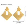 Specifiche di dimensioni e peso per questi orecchini dorati geometrici martellati - Stile JDE2503056-Rombo Martellato Dorato Cavo