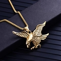 Collana con ciondolo a forma di aquila in acciaio inossidabile dorato per uomo su sfondo scuro - Stile Aquila / Aquila Oro Con Catena Galvanica