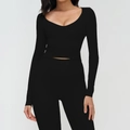 Ensemble de yoga noir avec haut court à manches longues col V et legging taille haute - S / Hauts / Noir Premium