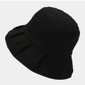 Minimalistischer schwarzer Sonnenhut mit Knitterstruktur und breiter, gewellter Krempe - M (56-58cm) / Schwarz