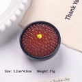 Magnete da frigo miniatura ciotola nera con caviale rosso, 3,2cm x 4,9cm - Caviale in ciotola nera (con magnete nero)