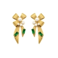 Detail of golden bow earrings featuring polished pearls and emerald green gemstones - Bowknot with Pearl / Gold with Green Zircon