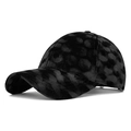Schwarze Baseballkappe aus Cord mit Samt-Punkten und gebogenem Schirm für Damen - Verstellbar / Schwarzer Punkt