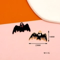 Detail of bat-shaped Halloween pendants showing 23x14mm size and 1.1g weight specifications - Bat
