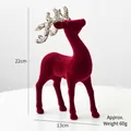Weihnachtsrentier-Deko in Burgunderrot beflockt mit goldenem Glitzergeweih, 22cm hoch - Große Rentierstatue B (Seitlich gewendet)