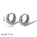Detail van zilveren U-vormige oorbellen met afmetingen 13,7 mm en gewicht 3,1 g - 13.3mmx13.7mm / Zilver (TE6540-13-S)