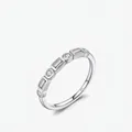 Funkelnder S925 Sterlingsilber Ring mit runden und Baguette-Schliff Zirkonia-Steinen - US Größe 5 / Silber