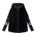 Giacca da donna con cappuccio in ecopelliccia nera con zip e dettagli stampati in bianco - S / Nero
