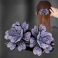 Elegante molletta per capelli con fiori di strass viola e base in resina nera - Fior di Pesco Violetto