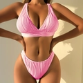 Detailierte Textur des rosa gerippten Halter-Bikini-Sets mit hoher Taille für den Strand - S / Rosa