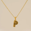 Collier en acier inoxydable plaqué or avec un pendentif lettre P texturé chic - Lettre P