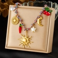 Collier tressé coloré avec breloques soleil et lune plaquées or pour femme - Pendentifs Multi-éléments Soleil Lune Piment (N3514)