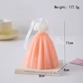 Geurkaars in de vorm van trouwjurk met perzikoranje plooirok en wit strikje - Middelgroot / Roze Oranje