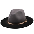 Detail van tweekleurige wollen fedora hoed met bronzen leren band en gouden gesp - M (56-58cm) / Donkergrijs Zwart Gesplitst (02)