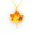 Collana con ciondolo a foglia d'acero in smalto arancione e zirconi colorati - Stile Foglia di Acero Sfumata (03)