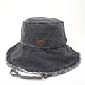 Cappello pescatore in denim grigio vintage con bordi sfrangiati e sottogola - M (56-58cm) / Nero