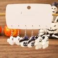 Detailansicht der weißen Gespenster-Ohrringe mit Hexenhüten für Halloween-Partys - Verschiedene Lustige Geist Stil (11409)